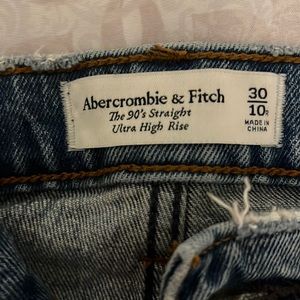 Abercrombie The 90s straight Ultra high Rise Jeans
